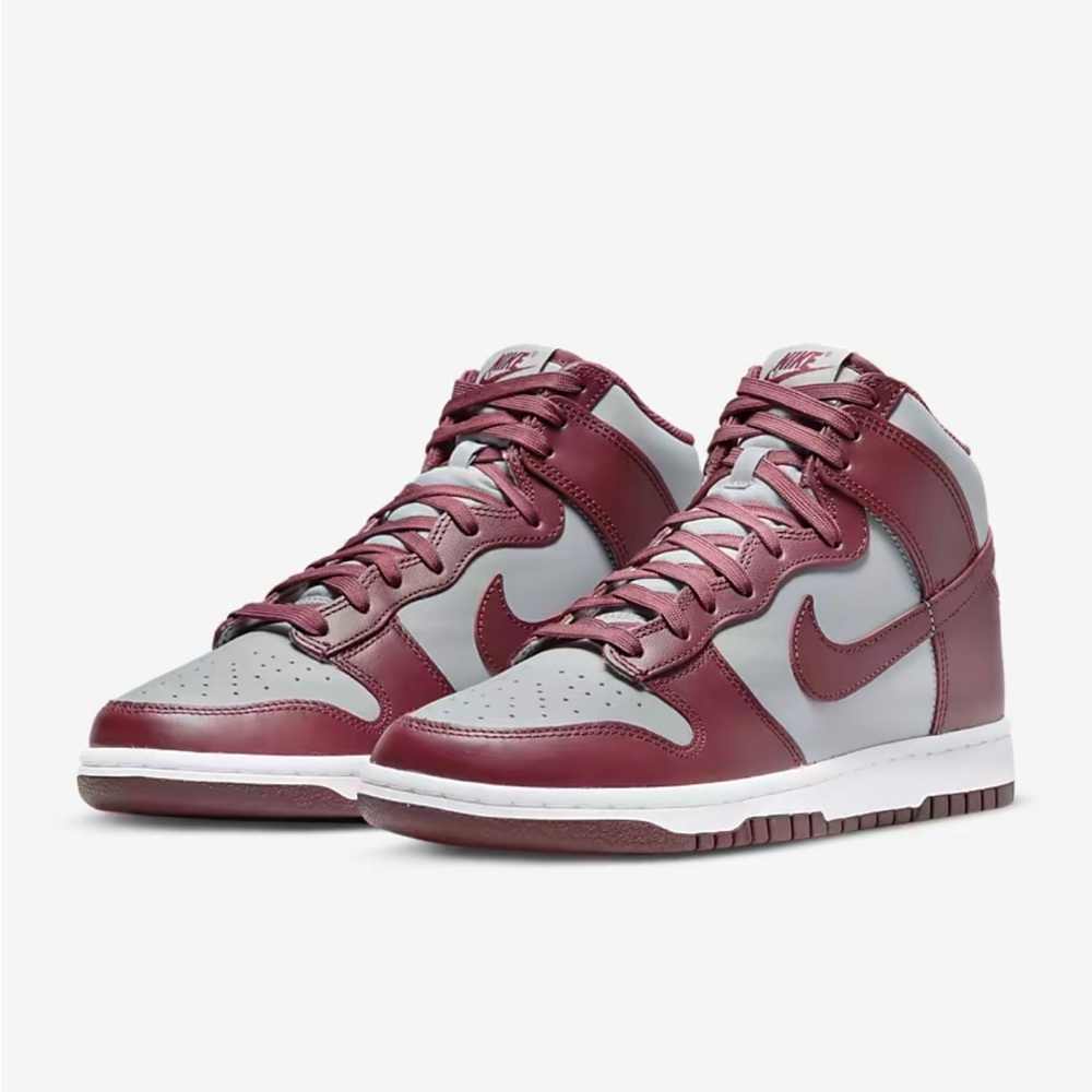 Nike dunks hi top